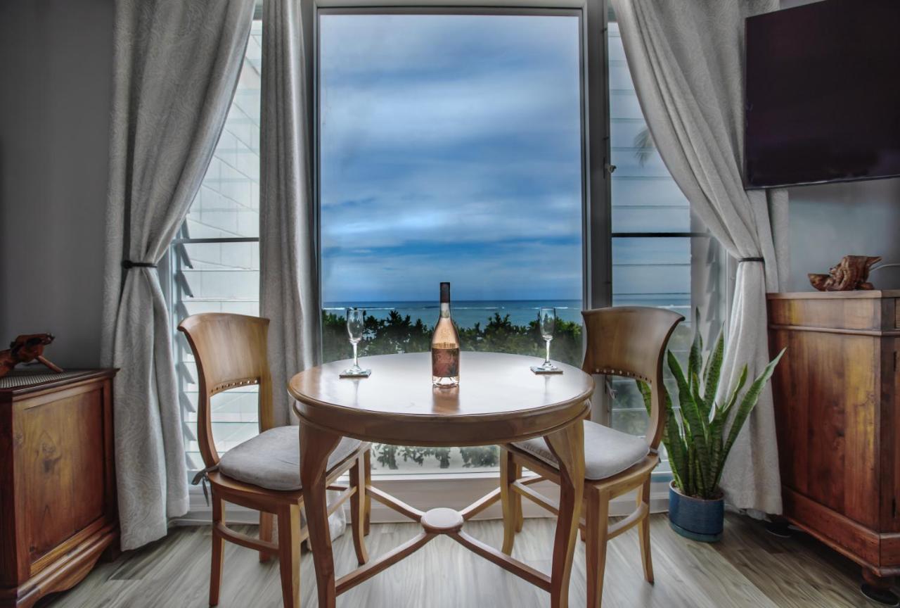 Breezy Beachfront Bali-Style Haven 180 Degree Oceanview Hau'ula Esterno foto